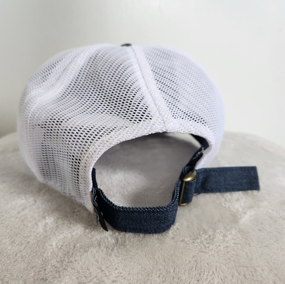 Ariat A300015620 Mesh Baseball Cap Cursive Red Logo Denim Blue White EUC Unisex - Picture 3 of 8